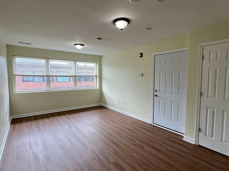 4300 Liberty Heights Ave — Photo 4