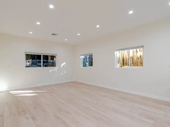 10526 Hillhaven Ave, Tujunga, CA 91042