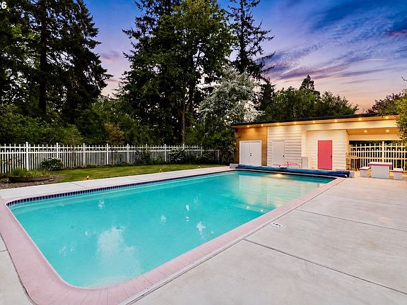 3rd image of 3926 SW Martins Ln