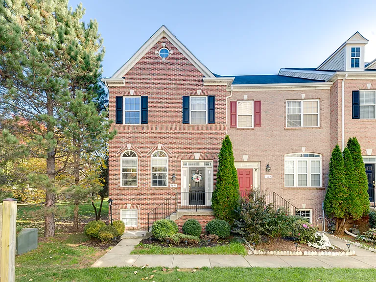 4647 Carisbrooke Ln — Photo 10