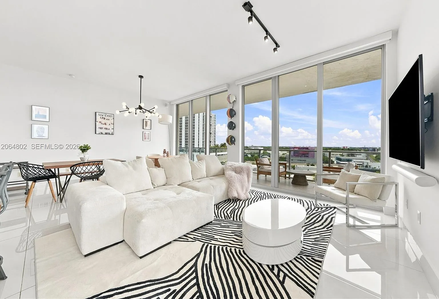 Two Midtown Miami Condo — Photo 3