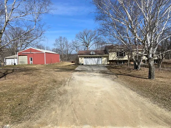 60033 County Road 71, Mazeppa, MN 55956