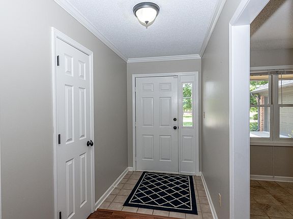3rd image of 1524 Carowinds Cir