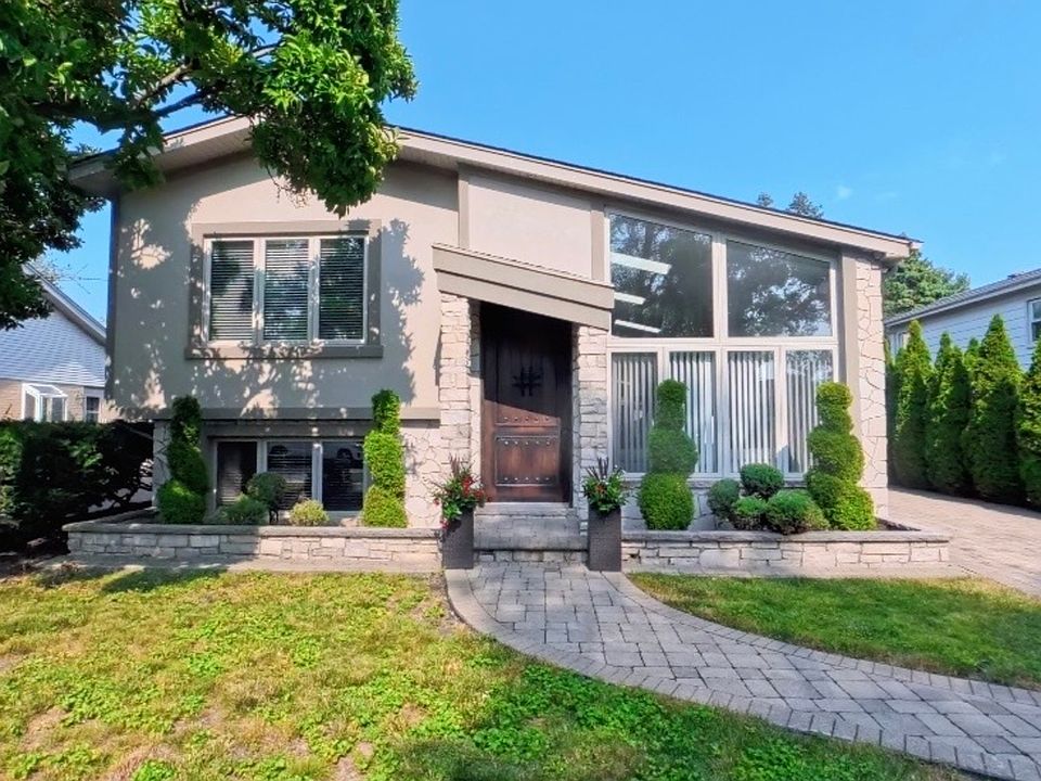 1st image of 2519 Parkwood Ln