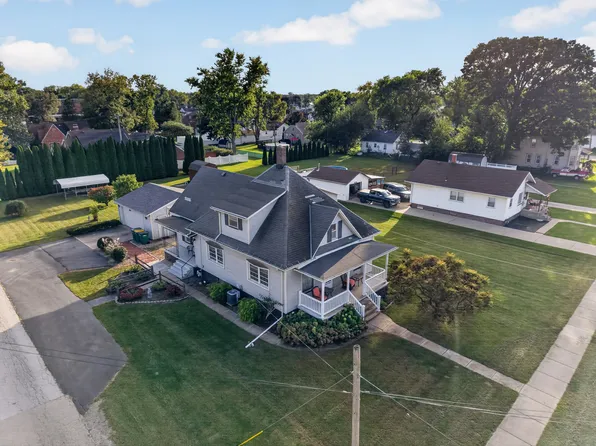 1211 E Broadway St, Streator, IL 61364