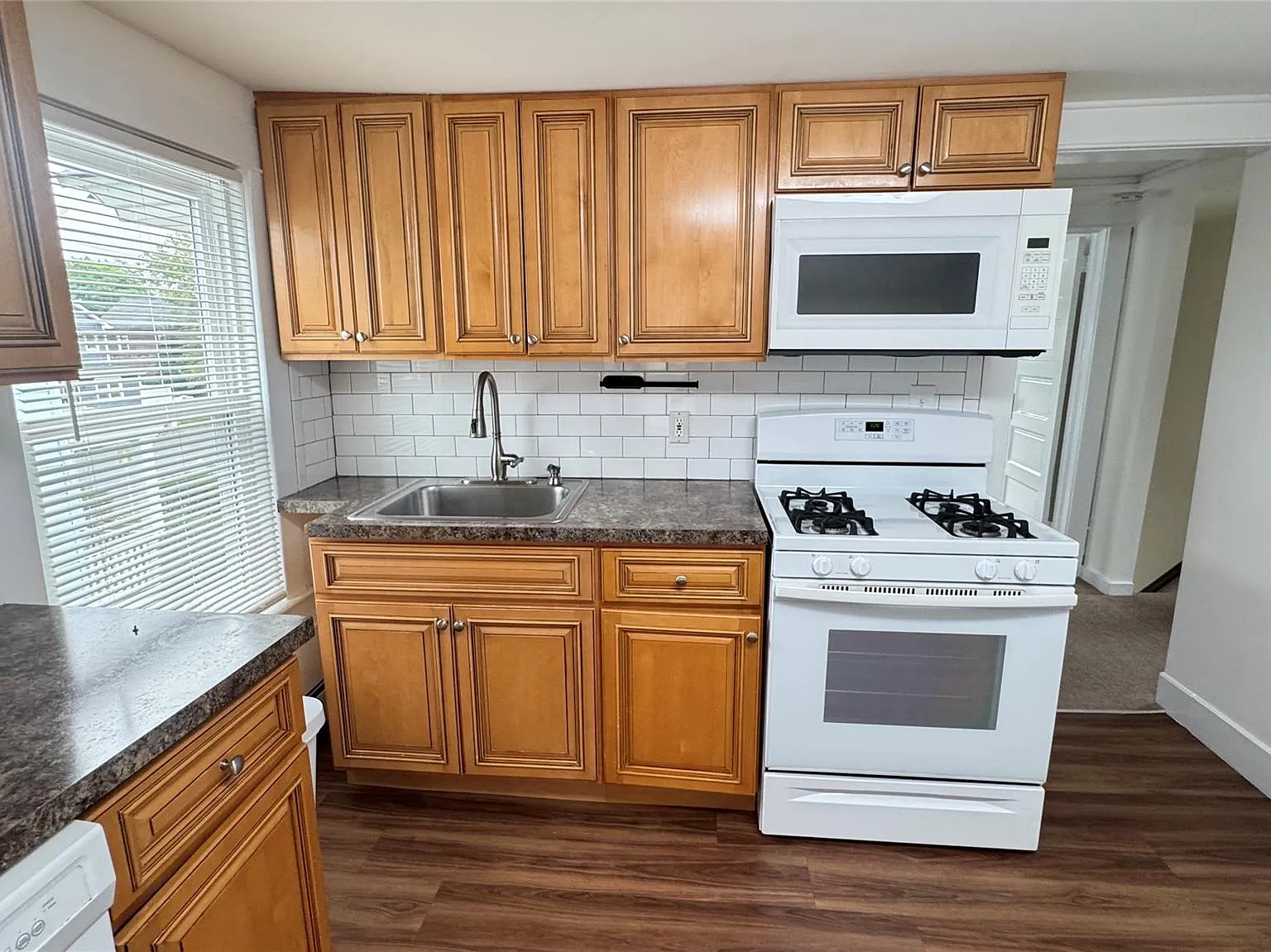 1 bed, 1.0 bath, 700 sqft, $2,500 — Photo 4