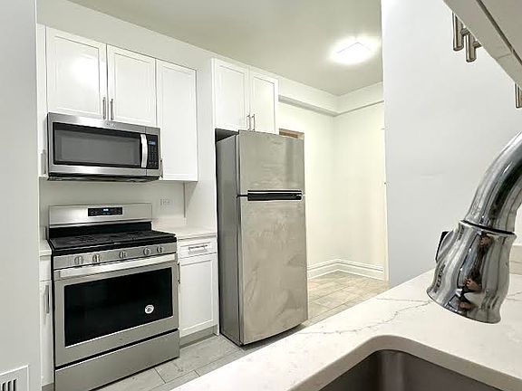 5th image of 225 W 106th St APT 2D