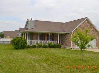 604 Brookshire Dr, Connersville, IN 47331