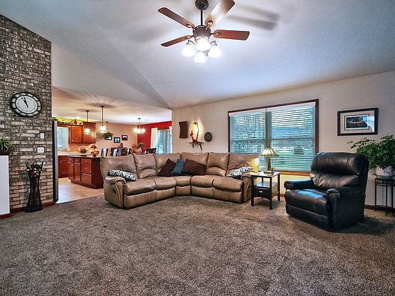 3rd image of 513 Janewood Ct