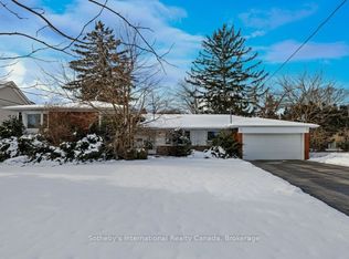272 Pinehurst Dr, Oakville, ON L6J4X3