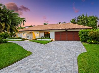 517 Parkwood LN, NAPLES, FL 34103