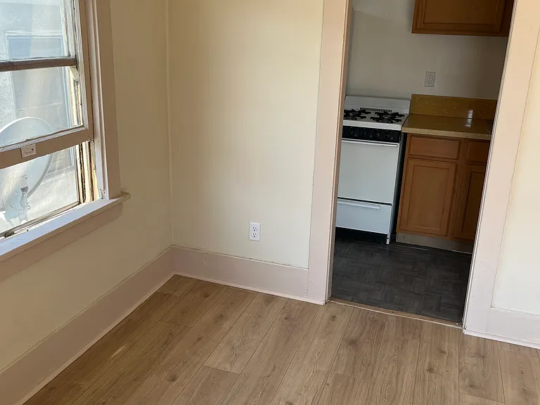 Living area to Kitchen