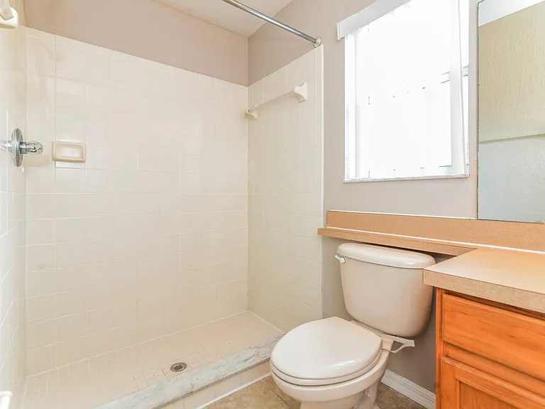 338 Arlington Cir — Photo 11