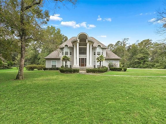 2nd image of 12 Oak Grove Way
