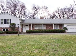 86 Forest Gln, West Springfield, MA 01089