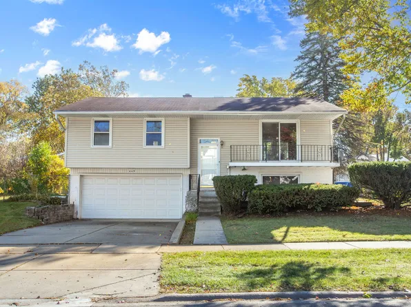 669 White Pine Rd, Buffalo Grove, IL 60089