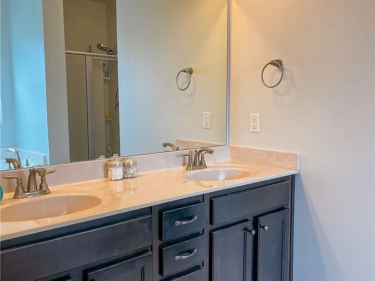 144 Parkside Dr — Photo 13