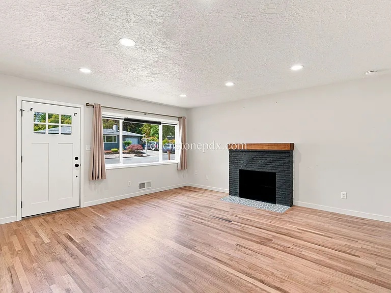 412 NE 167th Pl — Photo 5