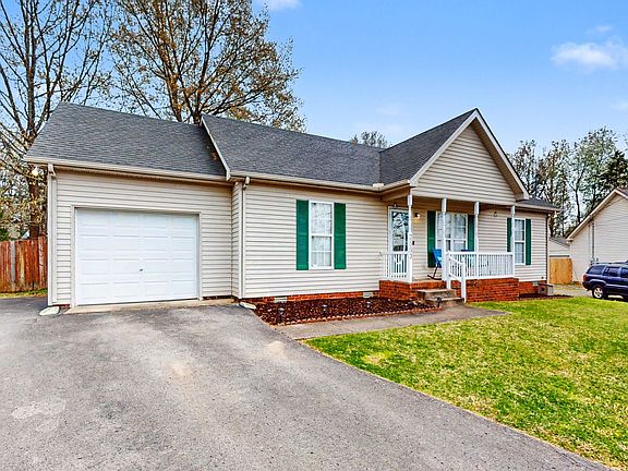 3rd image of 2553 Hillingdon Dr