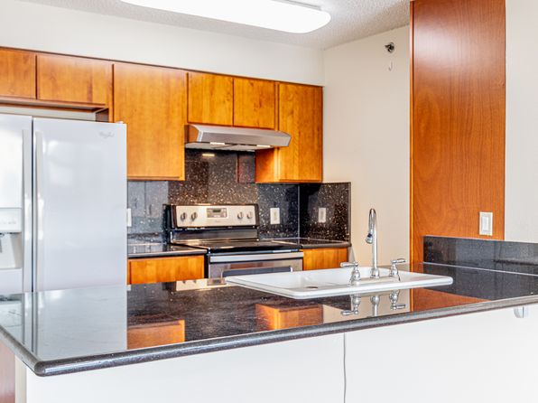 215 N King St APT 1802