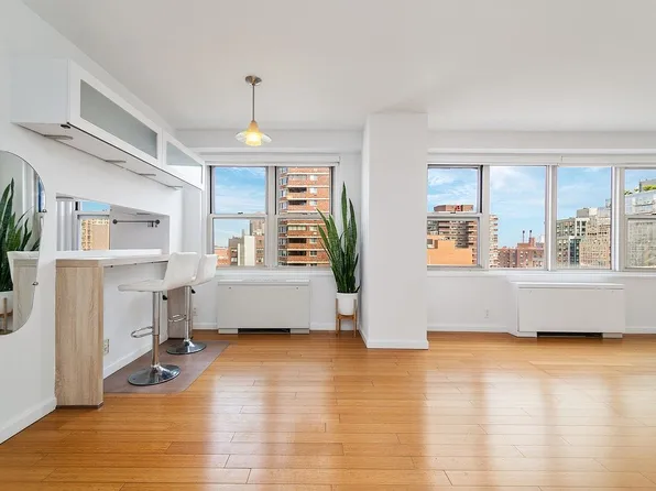 305 E 24th St APT 17M, Manhattan, NY 10010