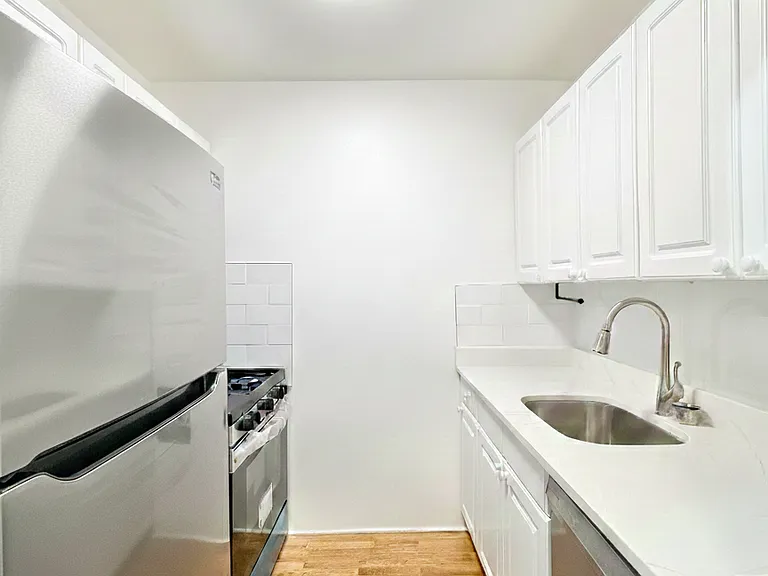 56 Court St #4HH — Photo 3