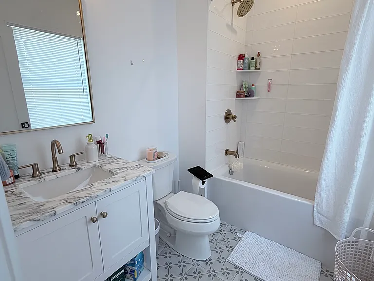 15 Emerald St #1 — Photo 2