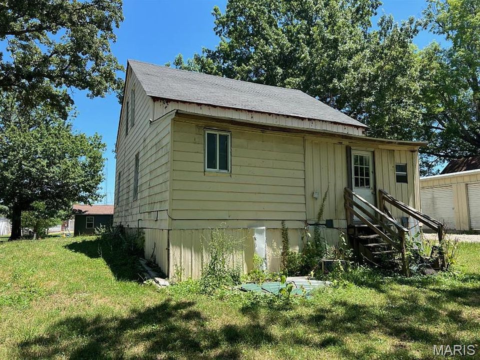 2nd image of 1009 Pine St