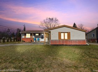 37256 Gilchrist St, Westland, MI 48186