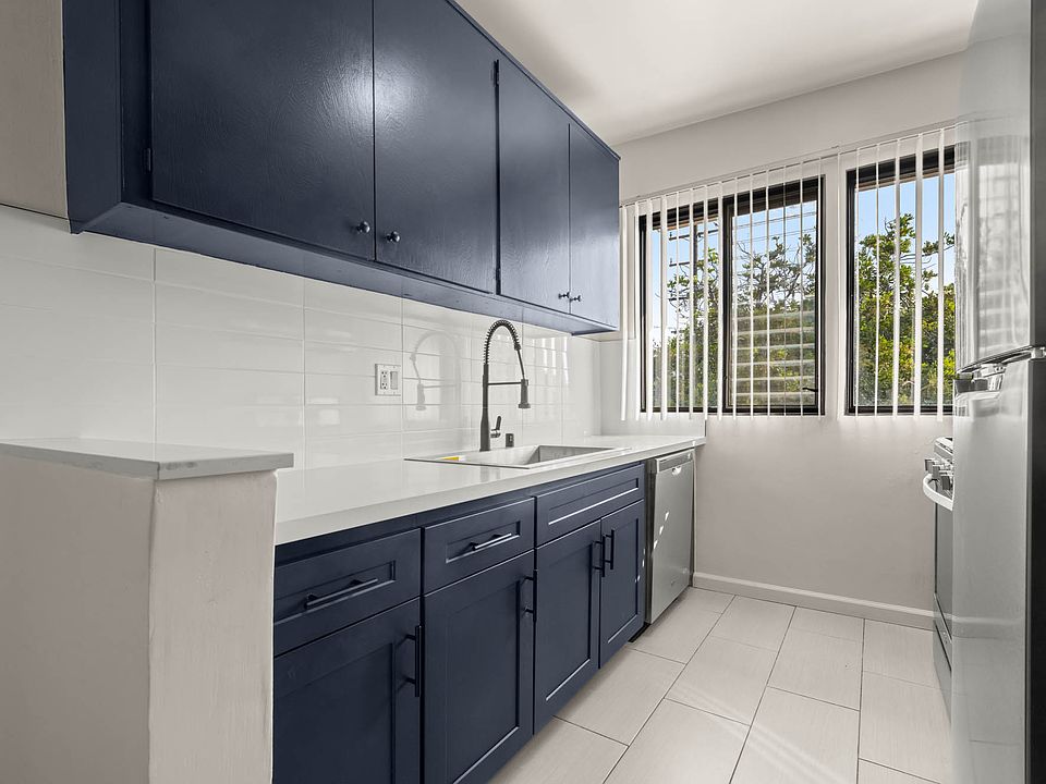 1st image of 1051 N Ogden Dr #2B-1Ba-900Sqft