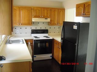 1 Commodore Cmns, Derby, CT 06418