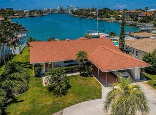 10370 Paradise Blvd, Treasure Island, FL 33706