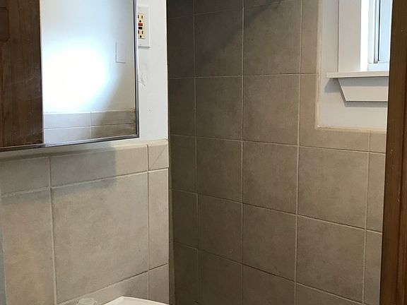5th image of 2007 Broadway St #4