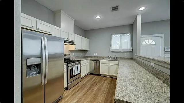 5215 Kingsbury St — Photo 8