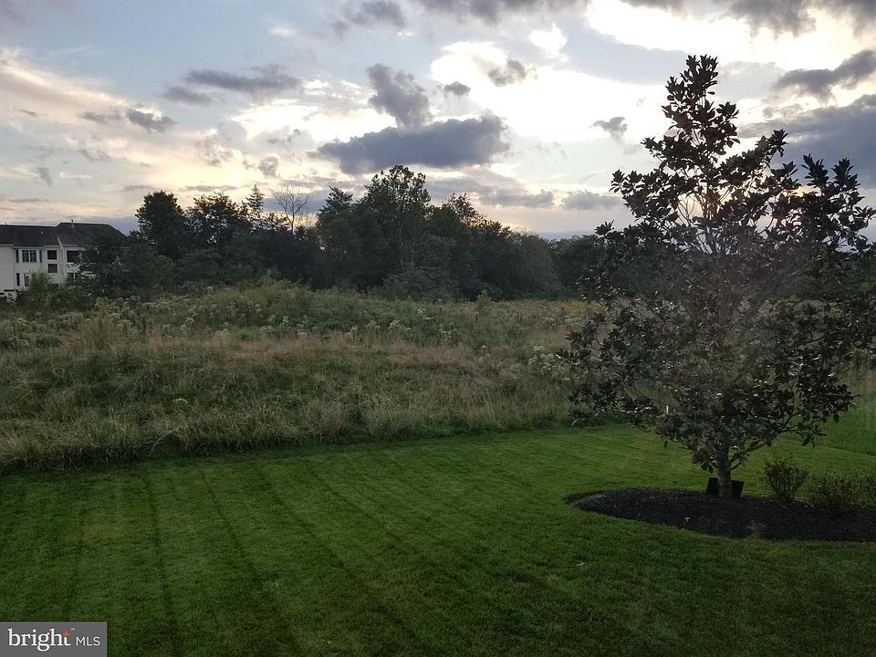2nd image of 7852 Virginia Oaks Dr