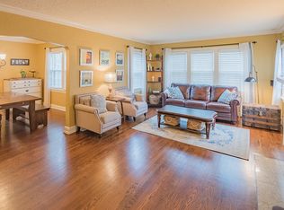 5928 Maple St, Mission, KS 66202