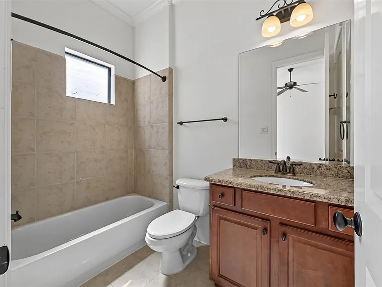 5305 Lillian St #B — Photo 24