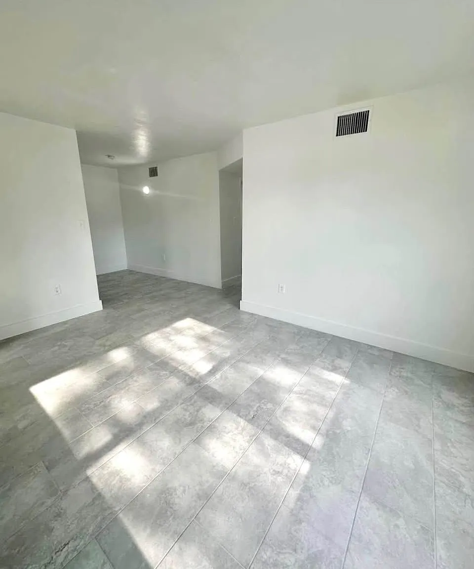 2 bed, 750 sqft, $1,400 — Photo 3