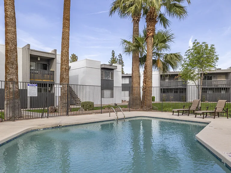 Emerald Apartments — Photo 19