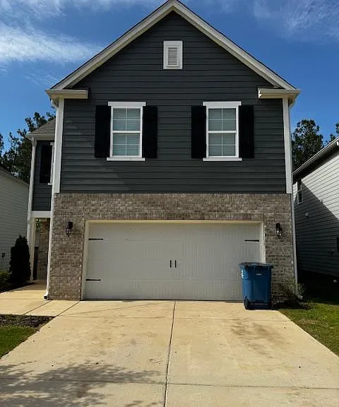 240 Chelsea Park Dr — Photo 1