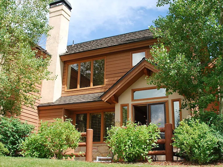 2410 Deer Lake Dr — Photo 12