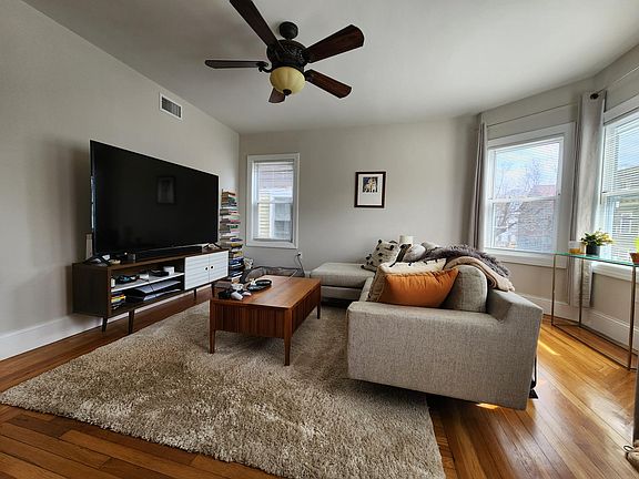 5th image of 51 Willow St #2