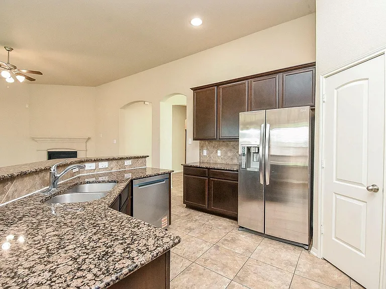 4215 Mill Oaks Dr — Photo 15