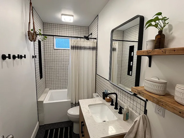 Bathroom 2 with bath/shower combo