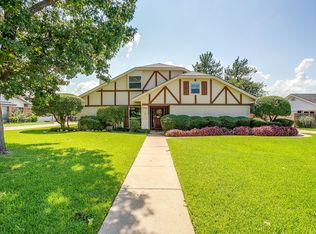 1327 Hemphill Dr, Cleburne, TX 76033
