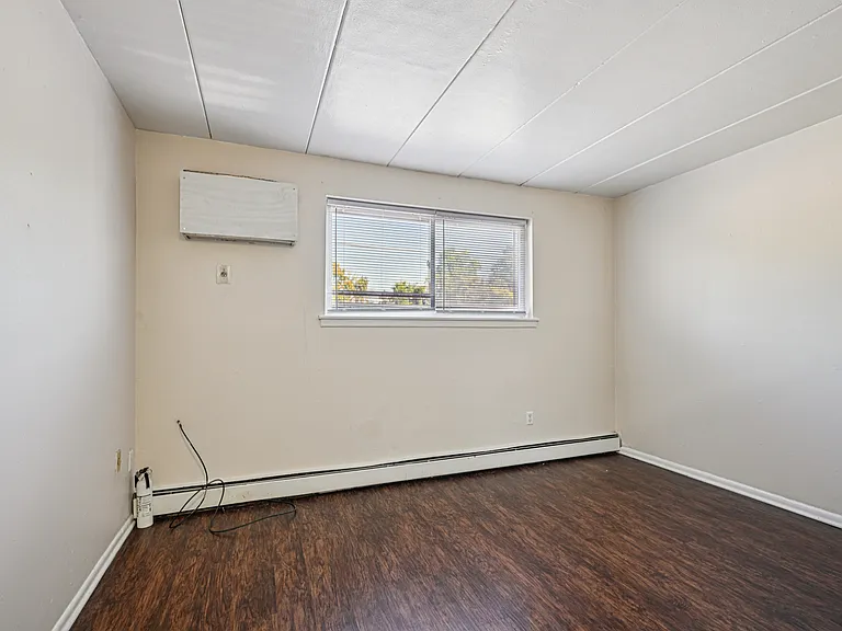 Olney Plaza — Photo 21