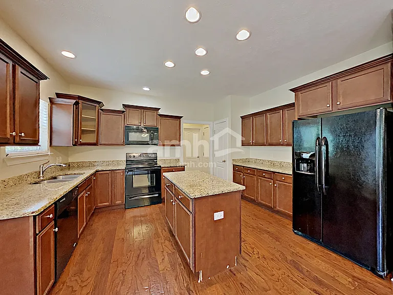 6943 Calderwood Dr — Photo 3