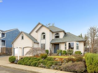 8873 SW Greensward Ln, Tigard, OR 97224