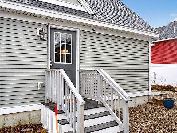 2nd image of 994 Portland Road #6