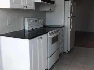 33 Elm Dr W #1312, Mississauga, ON L5B4M2